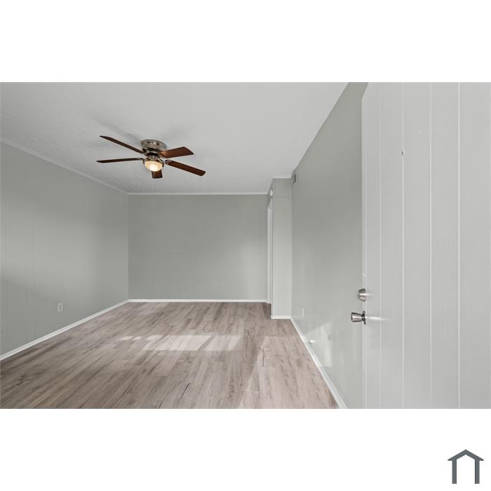 2729 Main St