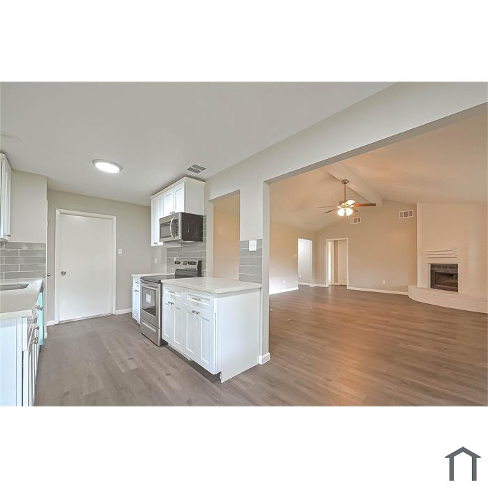 1101 Landing Blvd