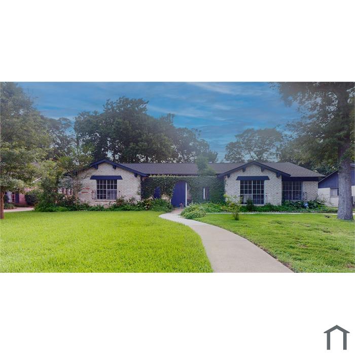 811 Devonport Ln