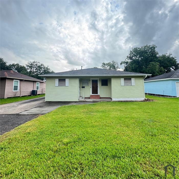 3178 Maple Ave