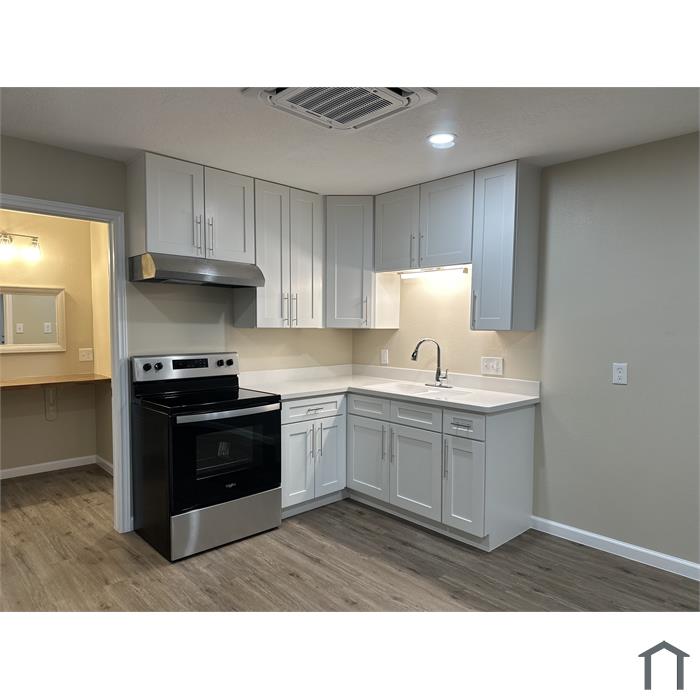 135 W Monroe St