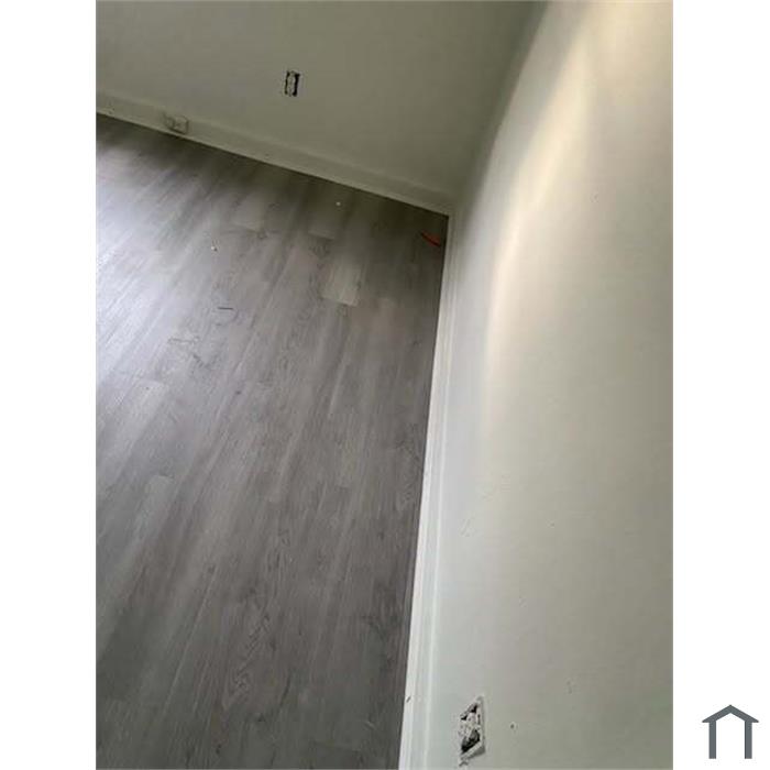 305 W Dewey Ave