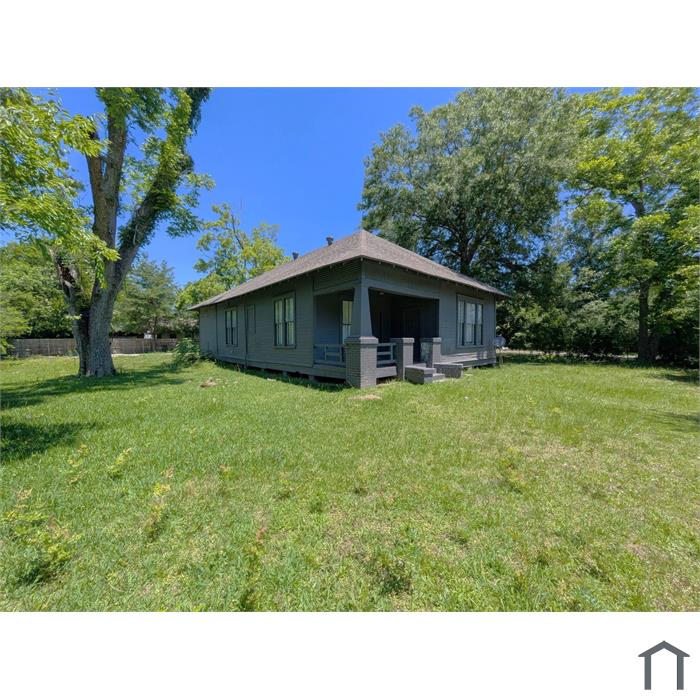 1420 Liveoak St