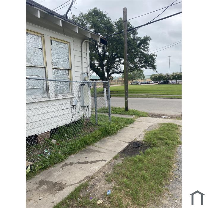 161 E Caston St