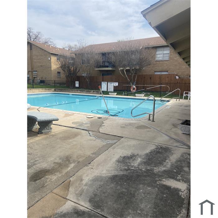 923 Vance Jackson Rd
