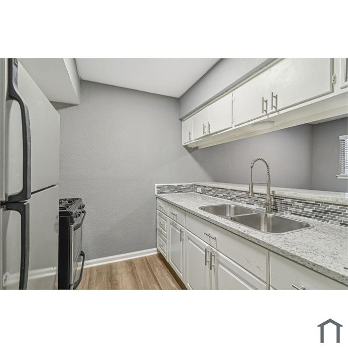 2534 Clara Ln
