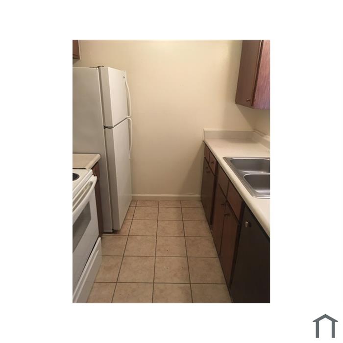 2 Bedroom Townhouse 5211 Blanco Rd in San Antonio, TX