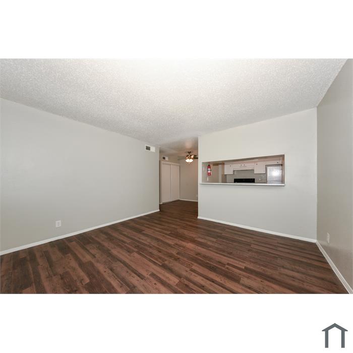 The Flats at 9338
