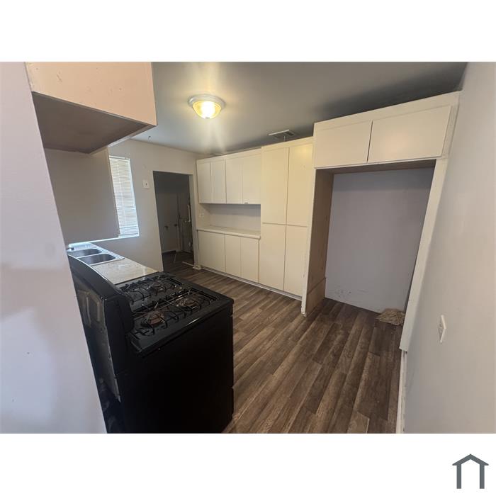305 Gillette Blvd
