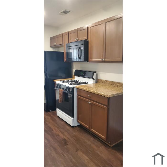 4919 Pettus