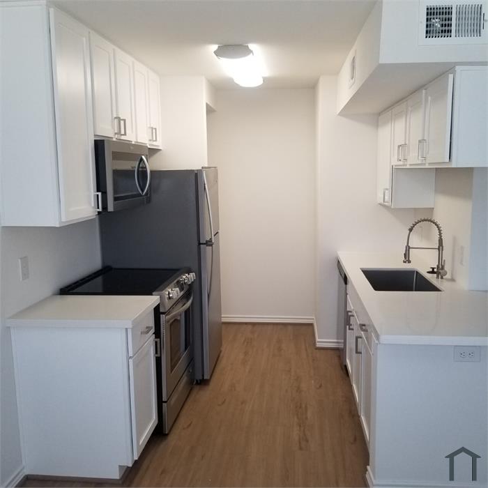 Oak Creek Apartments