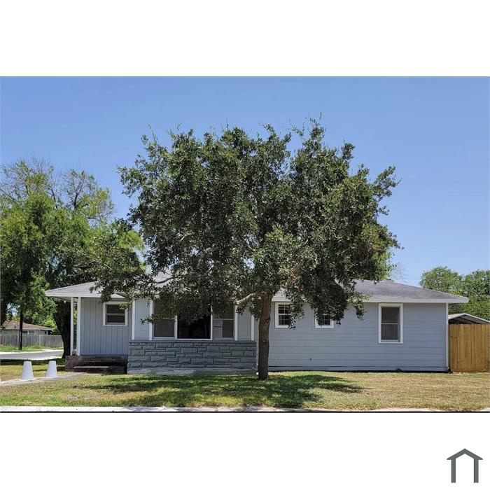 3 Bedroom Single Family House 401 Glenmore St in Corpus Christi, TX
