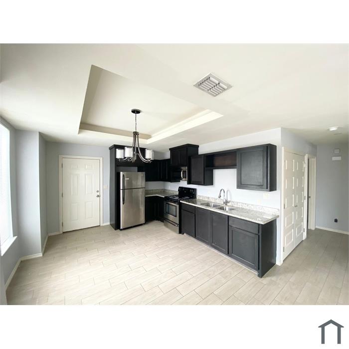 1227 Whiteoak Dr