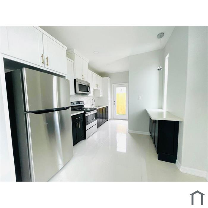 204 W Saint Helena Ave