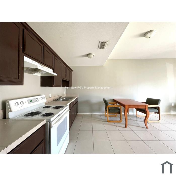 2010 Miroslava Ave