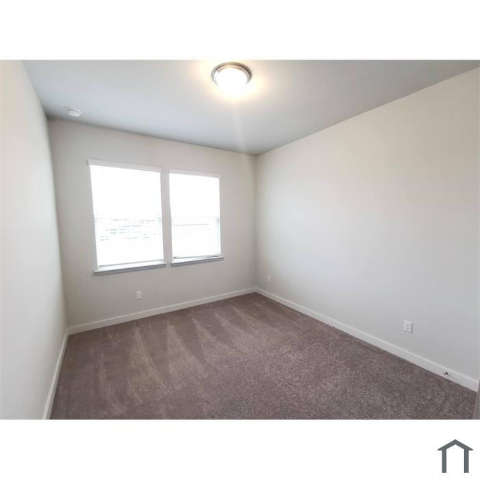 605 W South St