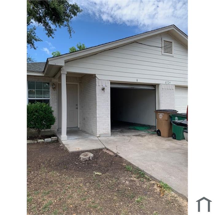 8724 Talyne Chaise Cir