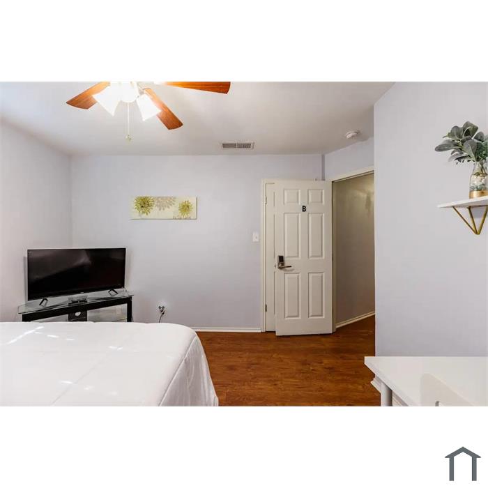 2505 Parker Ln