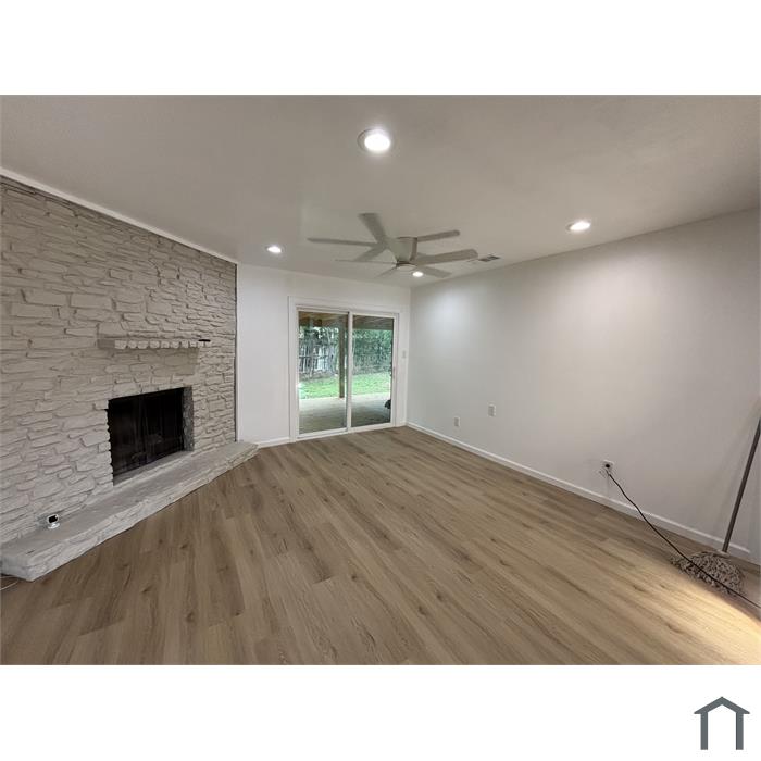 4608 E Village Ct