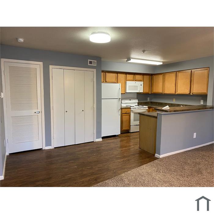 12151 N Interstate 35