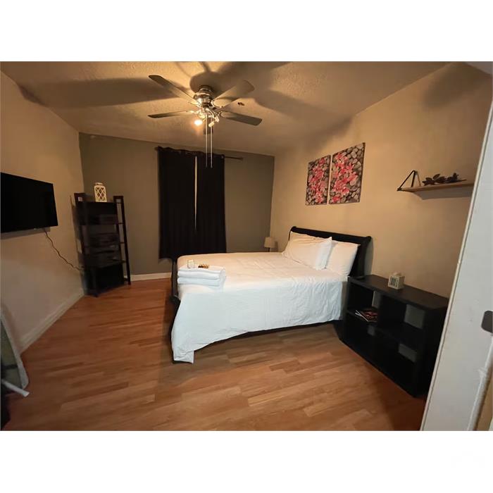 504 W San Antonio Ave