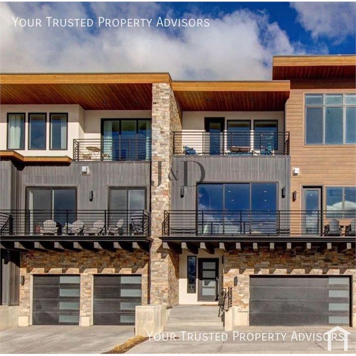 Luxury Furnished or Unfurnished Mountain Retreat with Stunning Jordanelle Views