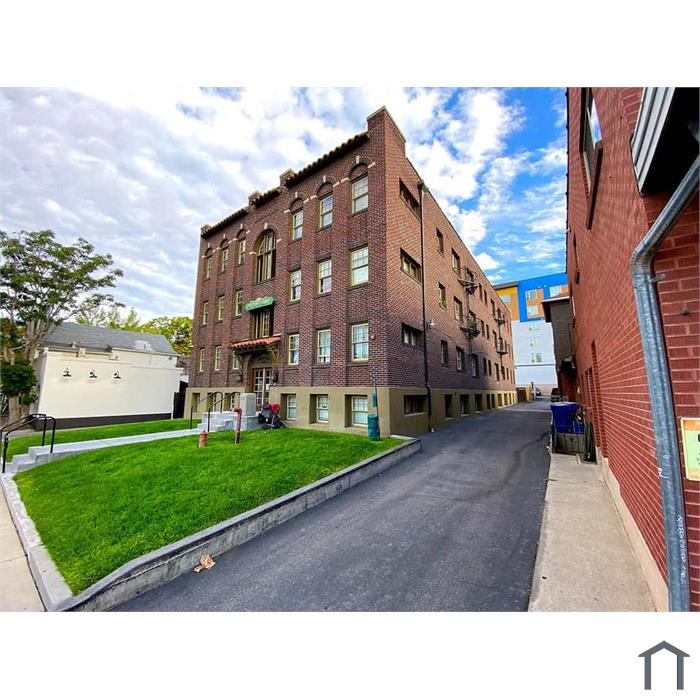 Peter Pan Apartments 