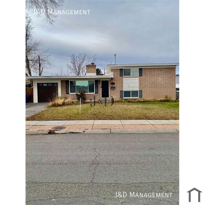 Beautiful Detached Single Family Home in the heart of West Valley City