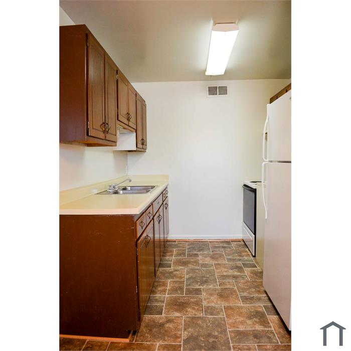 Colonial Point Apartments