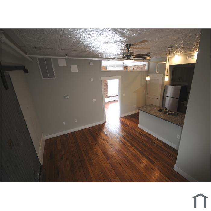117 W Broad St