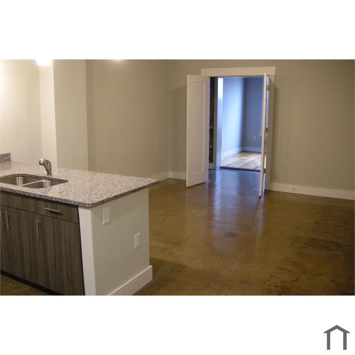 117 W Broad St