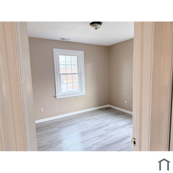 818 Dixon Dr