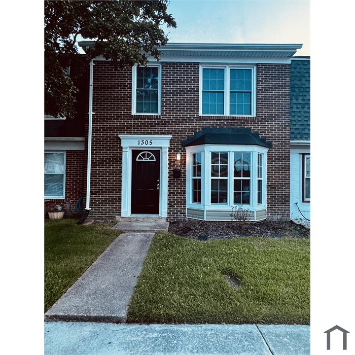 1305 White Birch Ln