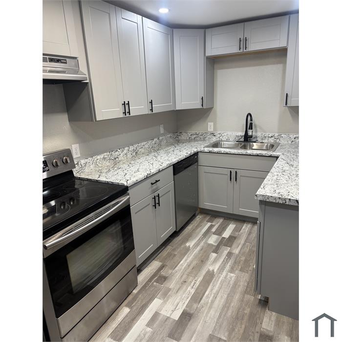 27 N Mary Peake Blvd