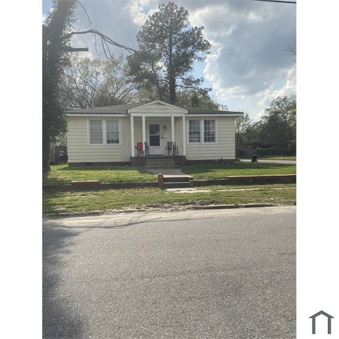 302 Elm St