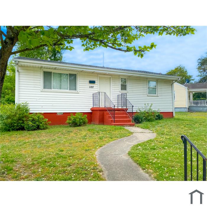 1107 W Augusta Ave