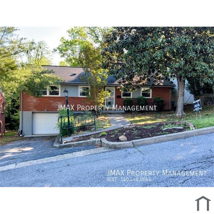 547 Dillard Rd SW