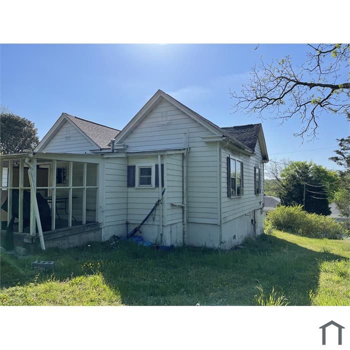 835 Shepherd Ave