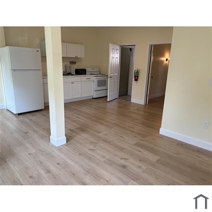 76 Baxter St