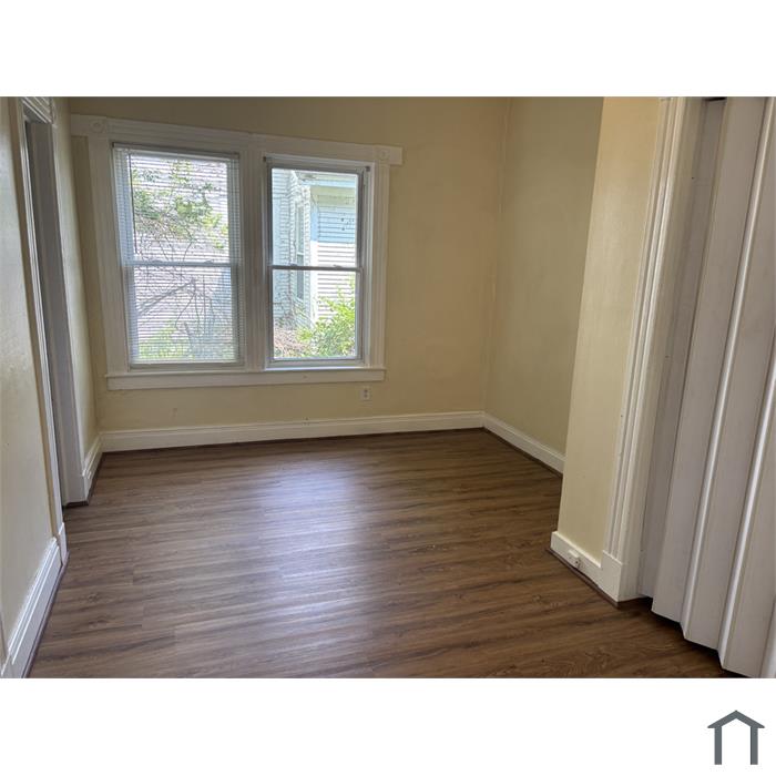 76 Baxter St