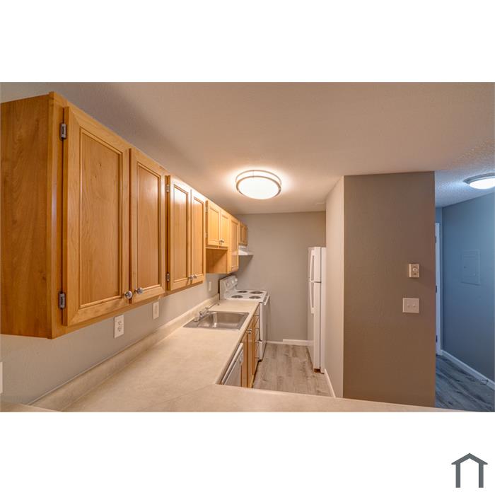 17302 10th Ave S