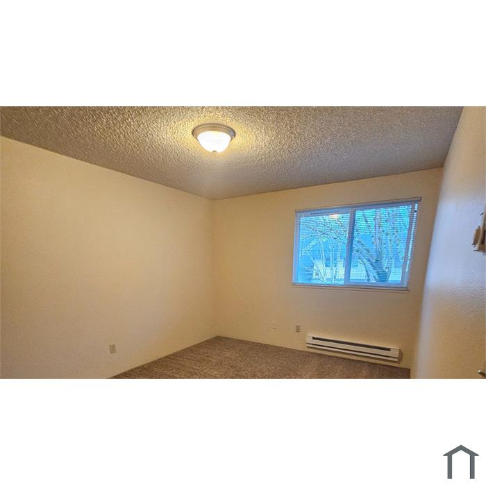 1806 NE 104th Loop
