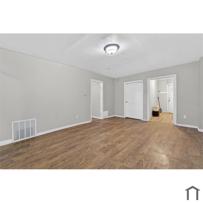 1227 W Juneau Ave